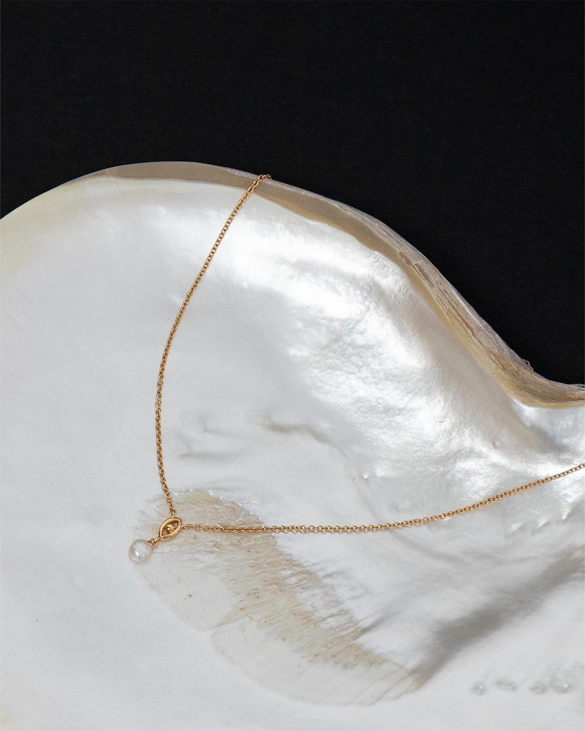 Oeil Féminin Necklace